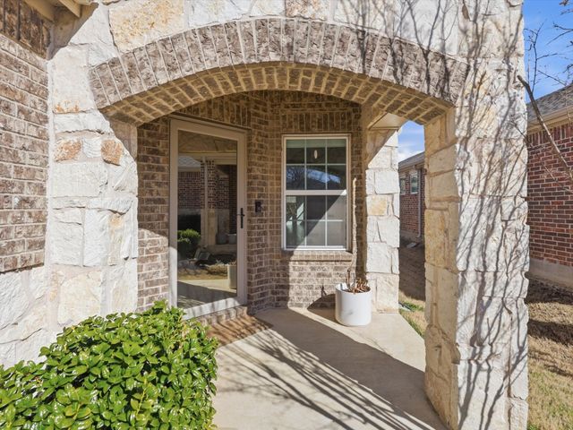 7609 Heritage Drive, Aubrey, TX 76227