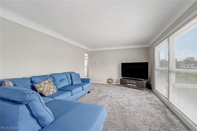 6840 Middlebrook Boulevard, Middleburg Heights, OH 44130