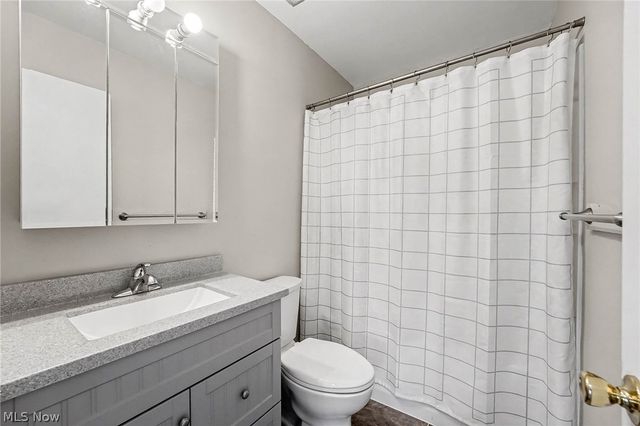 6840 Middlebrook Boulevard, Middleburg Heights, OH 44130