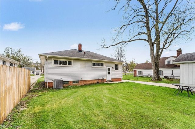 6840 Middlebrook Boulevard, Middleburg Heights, OH 44130