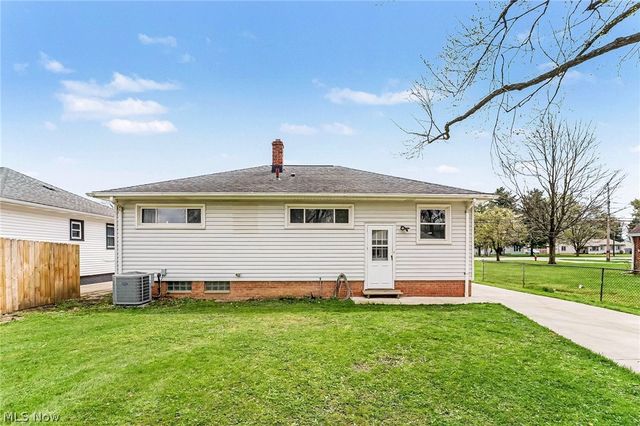 6840 Middlebrook Boulevard, Middleburg Heights, OH 44130