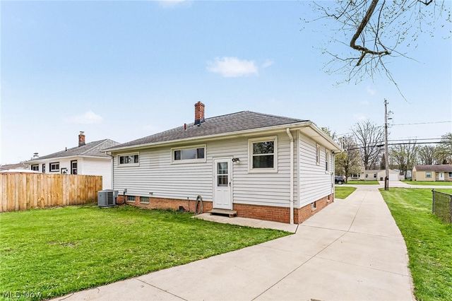 6840 Middlebrook Boulevard, Middleburg Heights, OH 44130