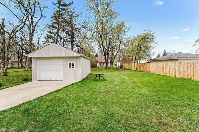 6840 Middlebrook Boulevard, Middleburg Heights, OH 44130