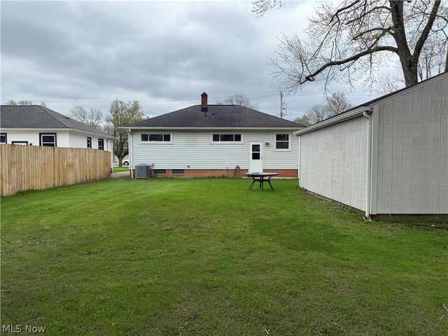 6840 Middlebrook Boulevard, Middleburg Heights, OH 44130
