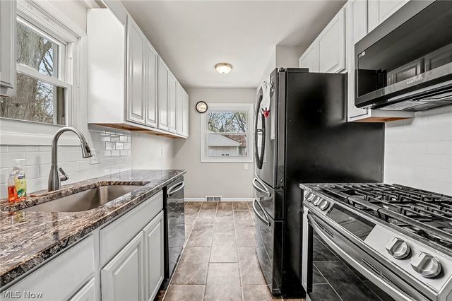 6840 Middlebrook Boulevard, Middleburg Heights, OH 44130