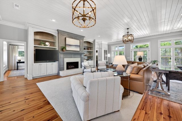 297 Ocean Green Dr., Georgetown, SC 29440