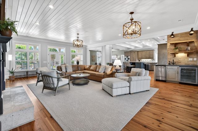 297 Ocean Green Dr., Georgetown, SC 29440