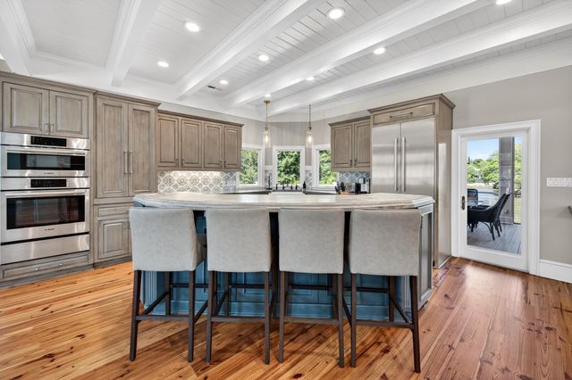 297 Ocean Green Dr., Georgetown, SC 29440