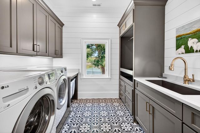297 Ocean Green Dr., Georgetown, SC 29440