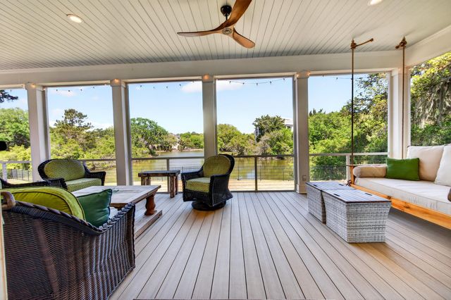 297 Ocean Green Dr., Georgetown, SC 29440