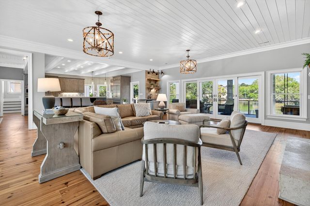 297 Ocean Green Dr., Georgetown, SC 29440