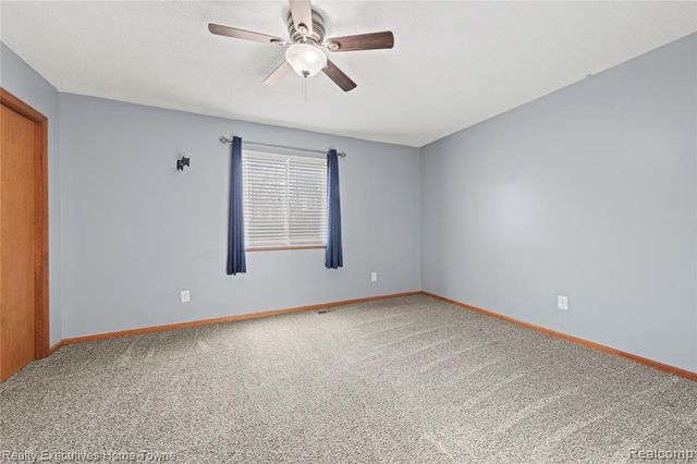 2636 Keewahdin Rd Road 10, Fort Gratiot, MI 48059