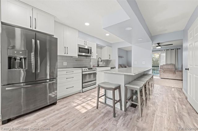 2636 Keewahdin Rd Road 10, Fort Gratiot, MI 48059