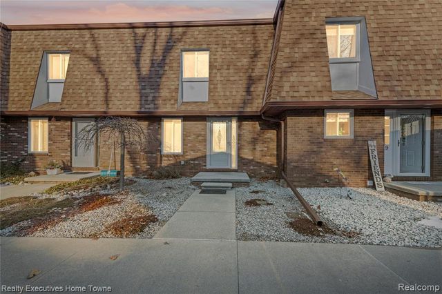 2636 Keewahdin Rd Road 10, Fort Gratiot, MI 48059