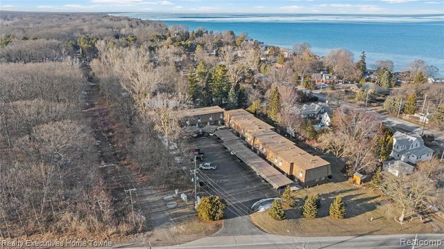 2636 Keewahdin Rd Road 10, Fort Gratiot, MI 48059