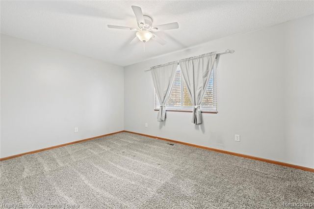 2636 Keewahdin Rd Road 10, Fort Gratiot, MI 48059