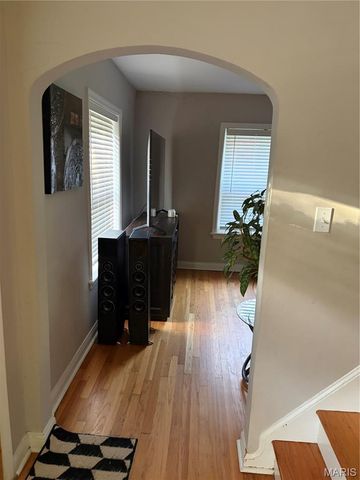48 Greendale Drive, St Louis, MO 63121
