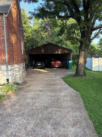 48 Greendale Drive, St Louis, MO 63121