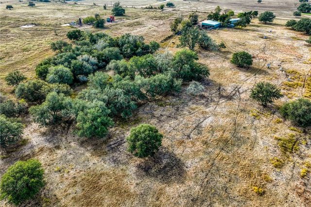 7300 Goehring Road, Ledbetter, TX 78946