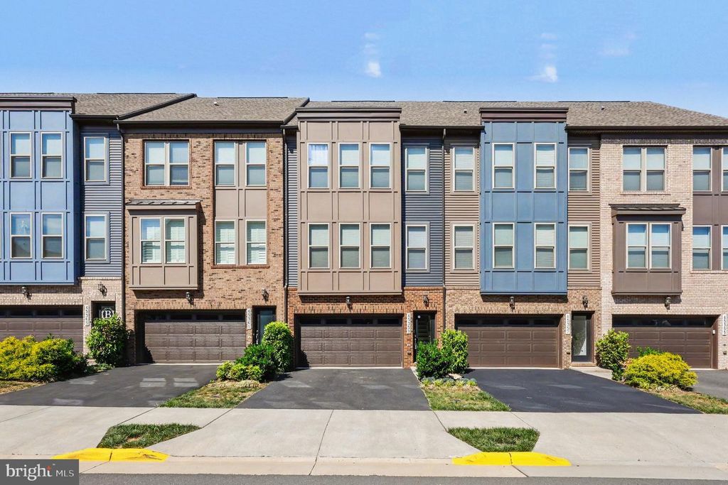 45359 DAVENO SQ, Sterling, VA 20164
