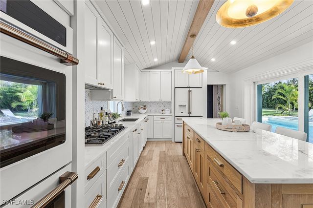 6155 Standing Oaks LN, Naples, FL 34119