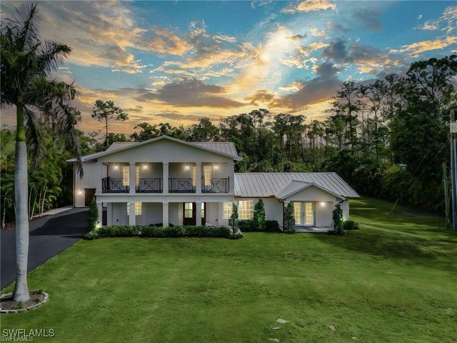 6155 Standing Oaks LN, Naples, FL 34119