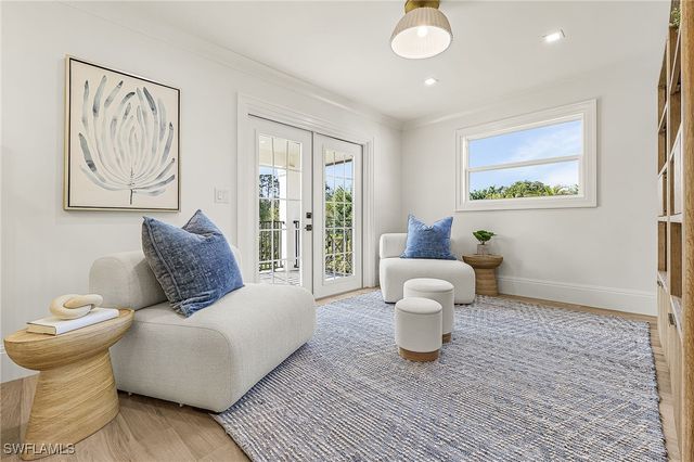 6155 Standing Oaks LN, Naples, FL 34119