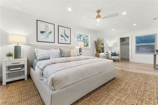 6155 Standing Oaks LN, Naples, FL 34119