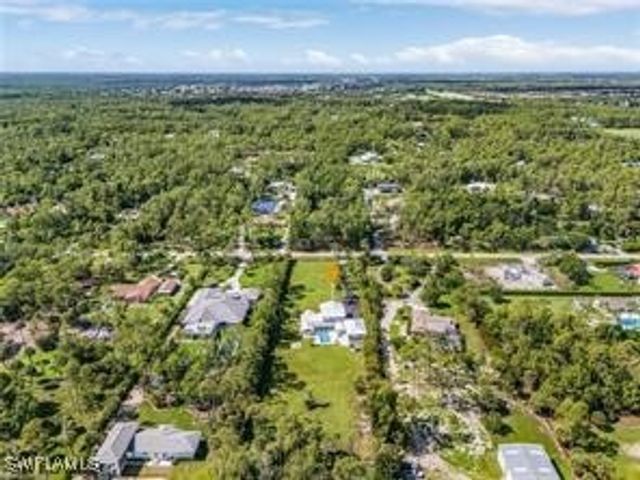 6155 Standing Oaks LN, Naples, FL 34119