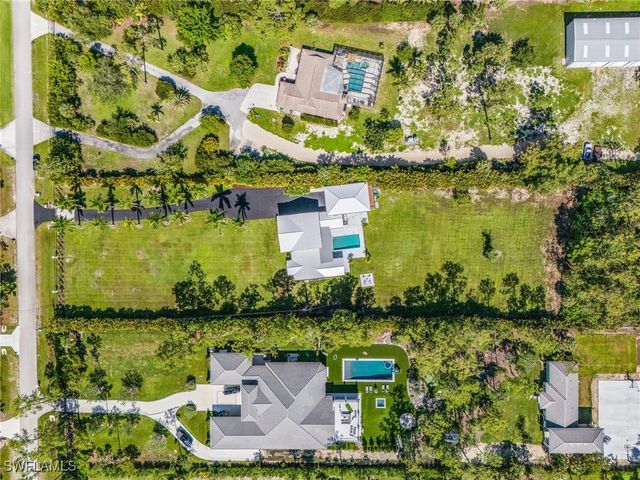 6155 Standing Oaks LN, Naples, FL 34119
