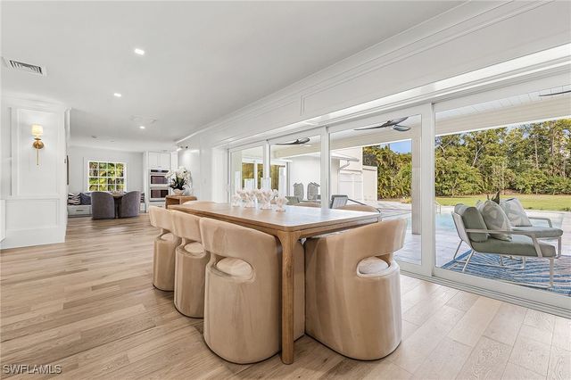 6155 Standing Oaks LN, Naples, FL 34119