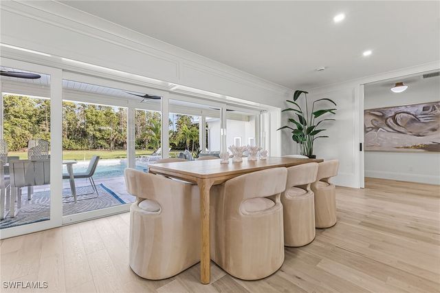 6155 Standing Oaks LN, Naples, FL 34119