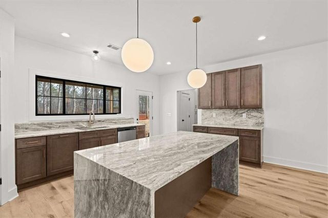 415 Lively Road, Waco, GA 30182