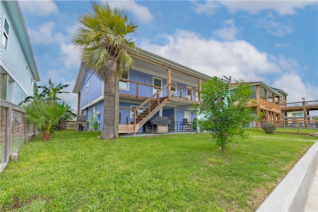 151 Port Royal, City by the Sea, TX 78336 — photo 3