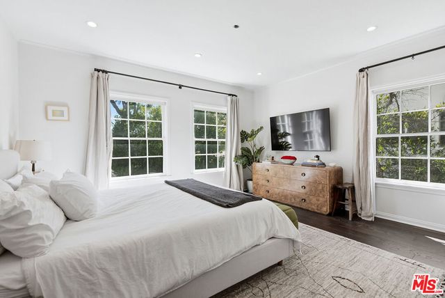 8726 Shoreham Drive A, West Hollywood, CA 90069
