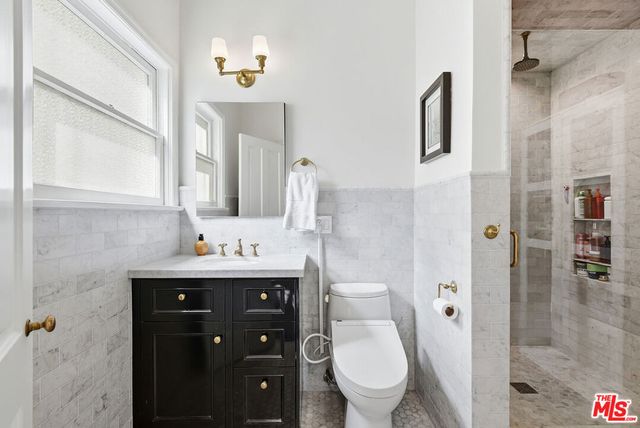 8726 Shoreham Drive A, West Hollywood, CA 90069