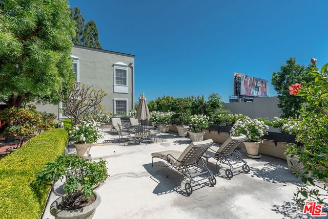 8726 Shoreham Drive A, West Hollywood, CA 90069