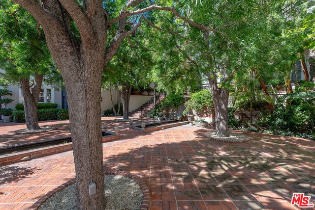 8726 Shoreham Drive A, West Hollywood, CA 90069