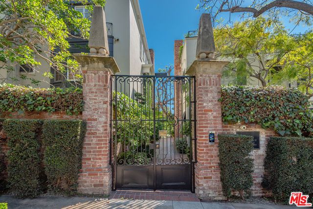 8726 Shoreham Drive A, West Hollywood, CA 90069