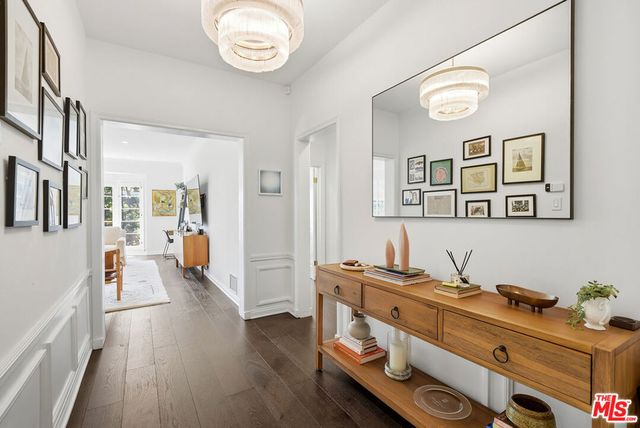 8726 Shoreham Drive A, West Hollywood, CA 90069
