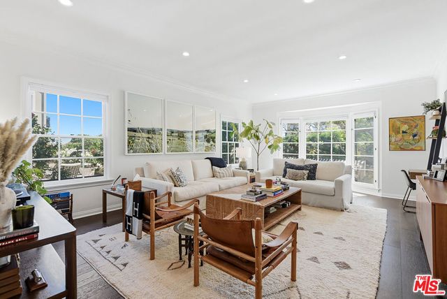 8726 Shoreham Drive A, West Hollywood, CA 90069