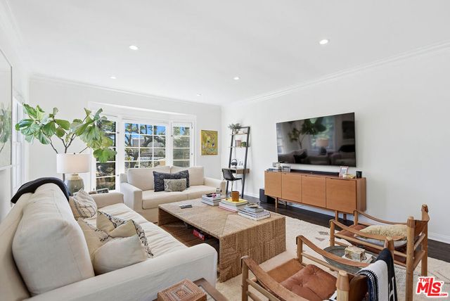 8726 Shoreham Drive A, West Hollywood, CA 90069