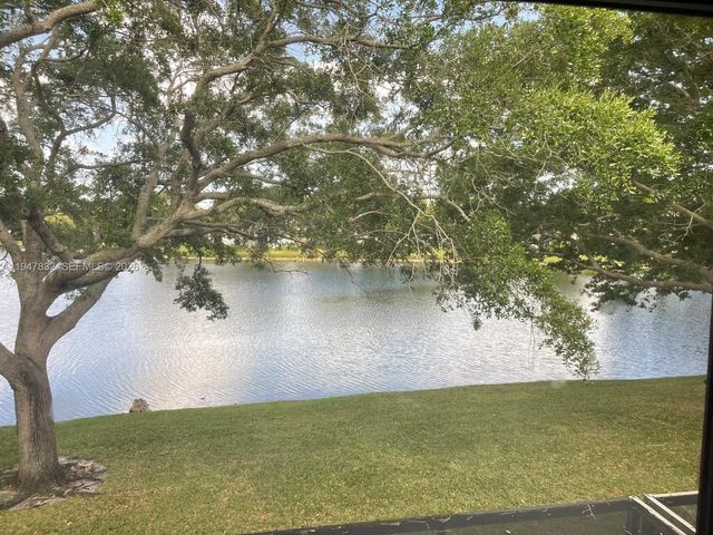 1177 NW 98th Ter 132, Pembroke Pines, FL 33024