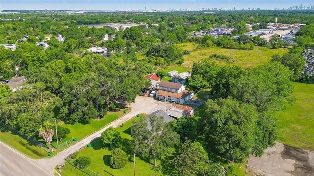 3929 Almeda Genoa Road, Houston, TX 77047