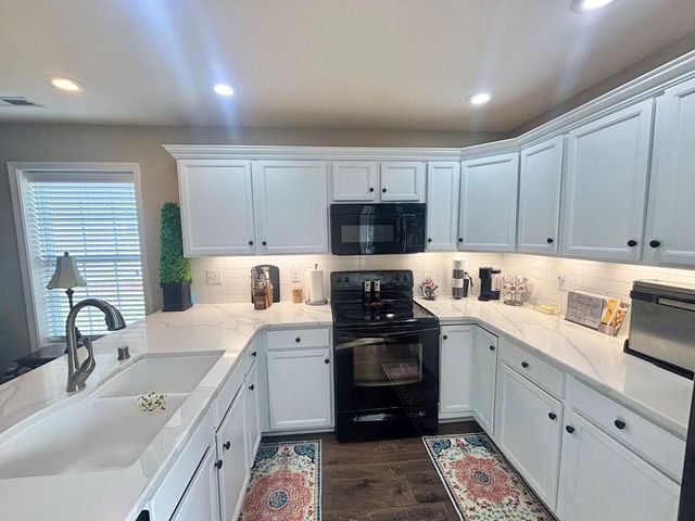 105 Saddle Brook Court, Hopkinsville, KY 42240