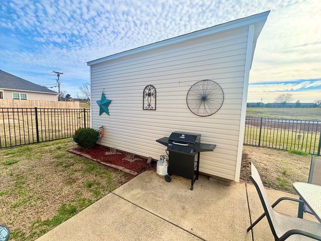 105 Saddle Brook Court, Hopkinsville, KY 42240