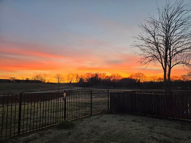 105 Saddle Brook Court, Hopkinsville, KY 42240