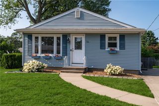 34 Dearborn Drive, East Providence, RI 02915
