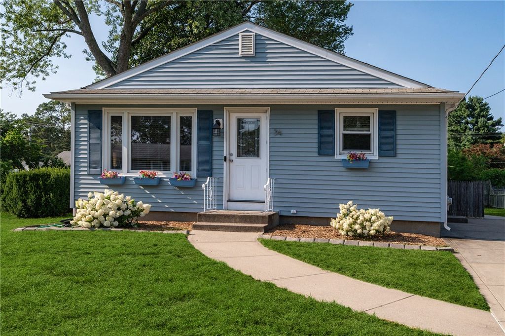 34 Dearborn Drive, East Providence, RI 02915