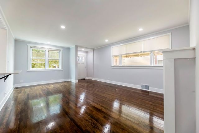11104 S Avenue O Avenue, Chicago, IL 60617